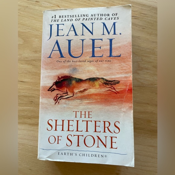 The Shelters of Stone by Jean M. Auel - Picture 1 of 2